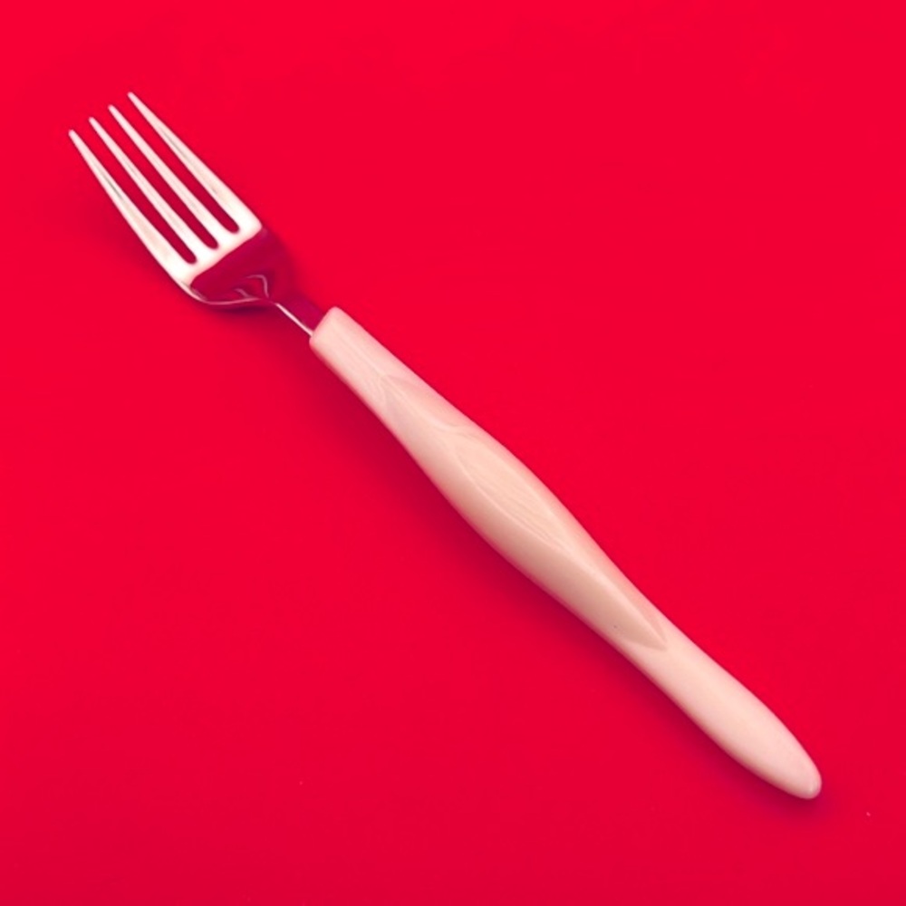 🆕 CUTCO DINING FORK PEARL WHITE HANDLE